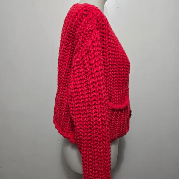 Chunky Knit Red Cropped Cardigan Gold Button Pockets Women Size M - Image 4