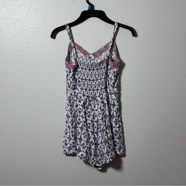 American eagle Women Blue/White Print floral‎ romper size XXS - Image 5
