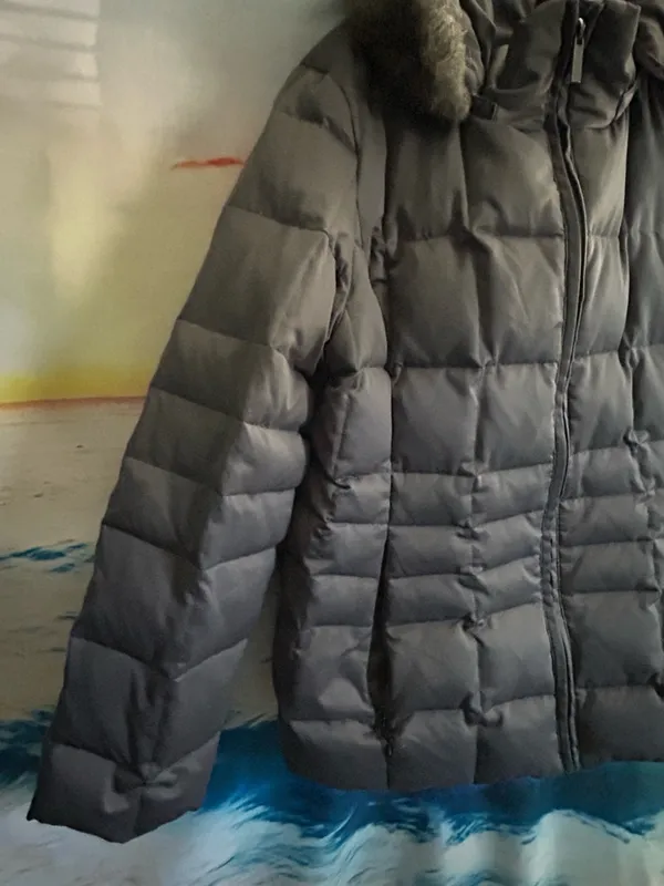 Calvin Klein Women’s Quilted Hooded Puffer Jacket with Faux Fur Trim XL - Image 4