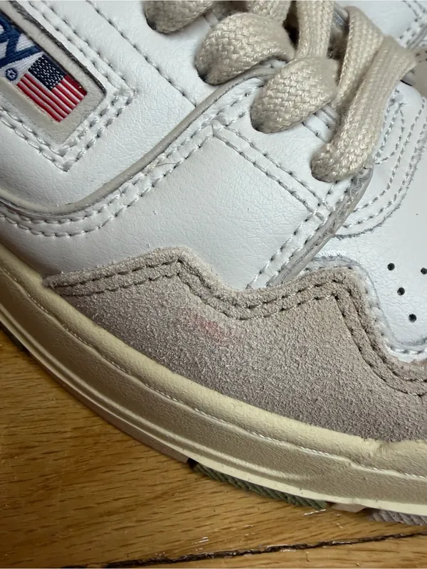 Autry CLC Low Women's Sneakers - Size 9 - Image 3