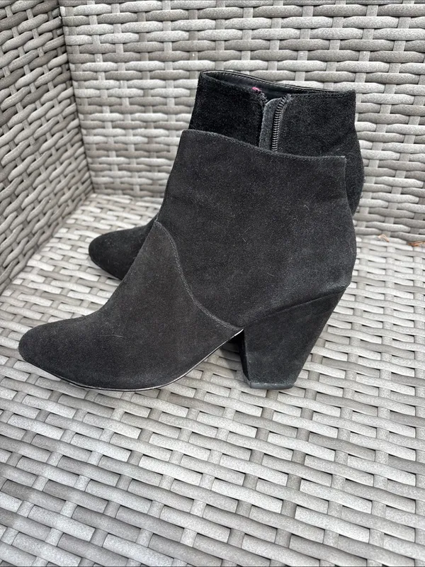 Dolce Vita Black Suede Ankle Zipper Heeled Boots - Image 3