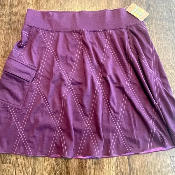 NWT Title Nine Walk the Line Athletic Skirt - size M - Image 3