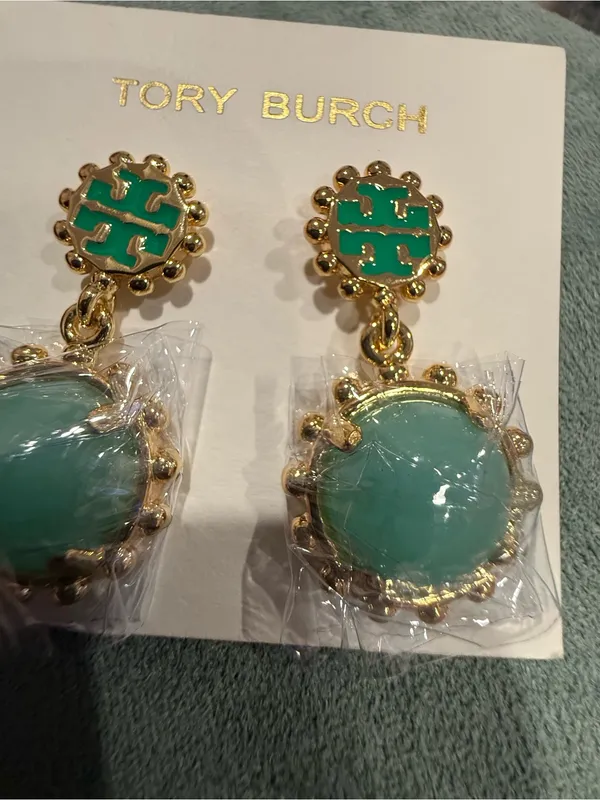 Tory Burch | Gold-Plated and Green Drop Logo Earrings - Image 3