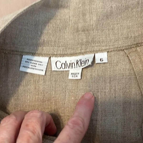 Calvin Klein size 6 tan linen button side straight mini skirt EUC - Image 5