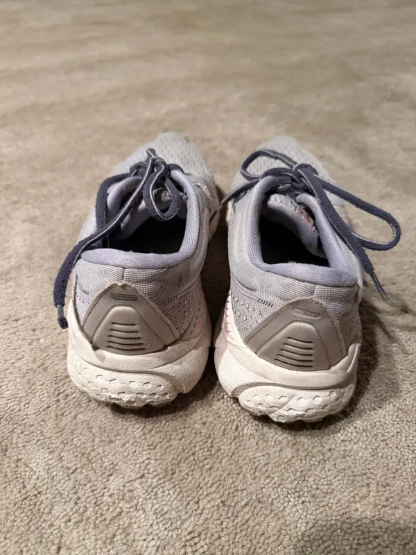 Brooks Adrenaline GTS Running Shoes Women’s Size 9 - Image 5