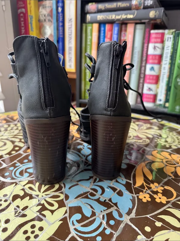 JUST FAB IZAELIA Strappy Lace-Up Black Women's Heeled Sandals SZ: 7 - Image 4