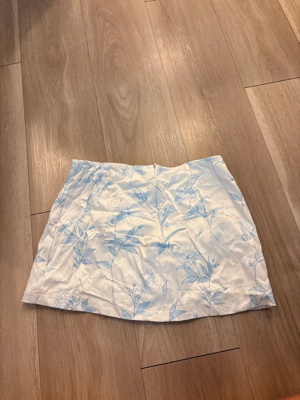 Bershka Mini Skirt - Image 2
