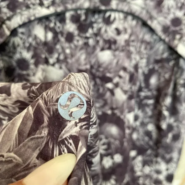 Lululemon‎ Bring Back The Track Jacket floral size 8 - Image 9