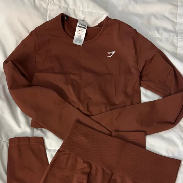 Gymshark everyday seamless long sleeve top burgundy small - Image 4