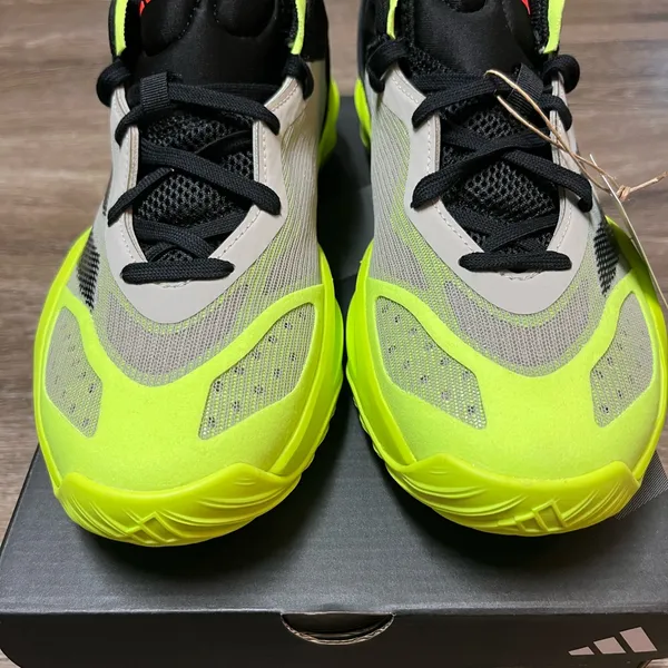 Adidas Adizero Select 2.0 Unisex Basketball Trainer Shoes Women’s 7.5 Men’s 6.5 - Image 4