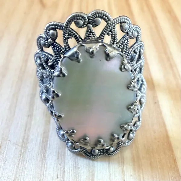 Vintage West Germany Mother of Pearl Ring - Image 7