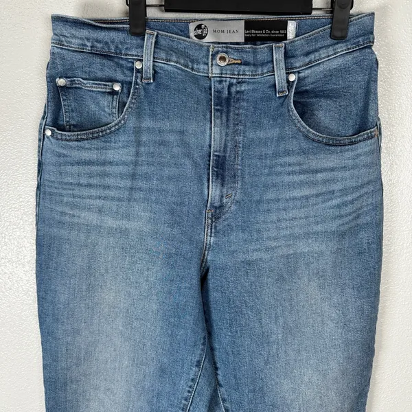 Levi's SilverTab Mom Jeans Womens Size 32x27 Medium Wash High Rise Tapered‎ Leg - Image 2