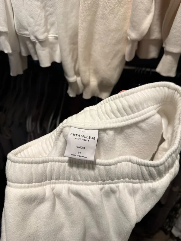 Aritzia Mega Cargo Sweatpants - Image 4