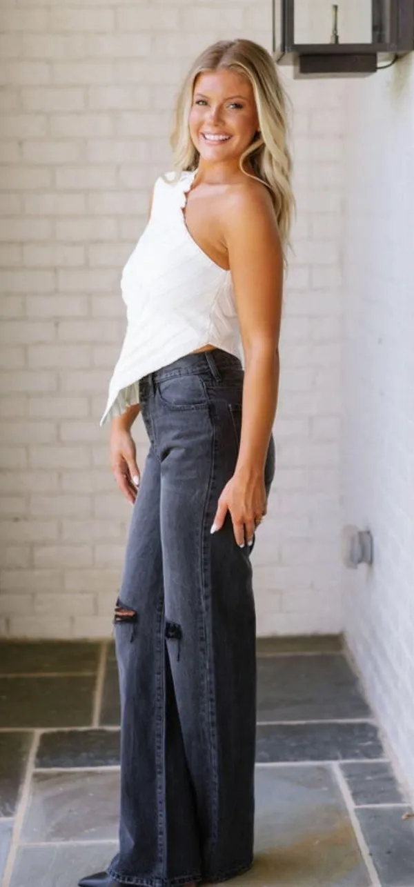 Shop These Three Jeans Size 27 - Image 4