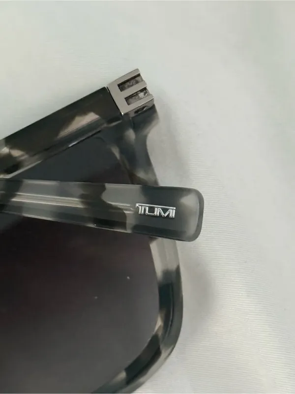 NWOT TUMI Tortoise Sunglasses in Clear and Black STU006 - Image 4