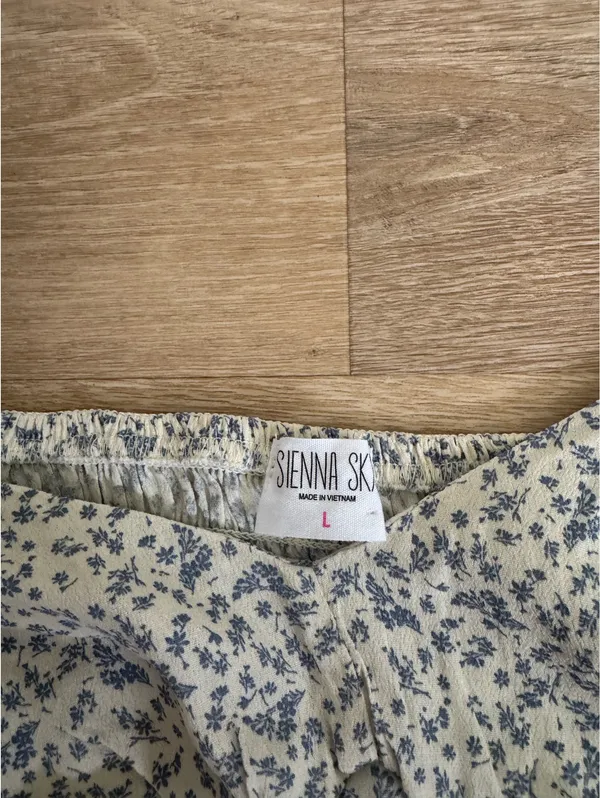 Boutique Floral Top - Image 2