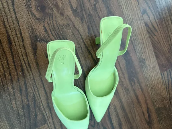 H&M Green Pointed Toe Heels - Image 2