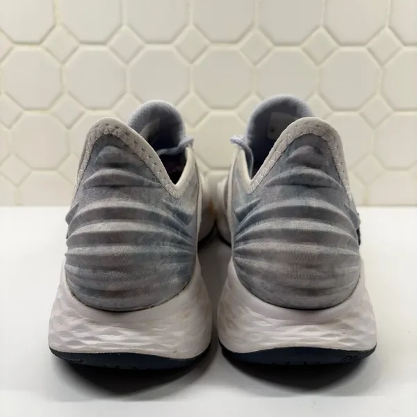 New Balance Fresh Foam Roav Women Size 8 Grey Running Shoes WROAVLG2 - Image 3