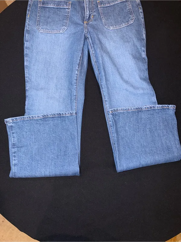 Universal Thread High Rise Flare Jeans 10R Patch Pocket 70s Medium Wash - Image 2