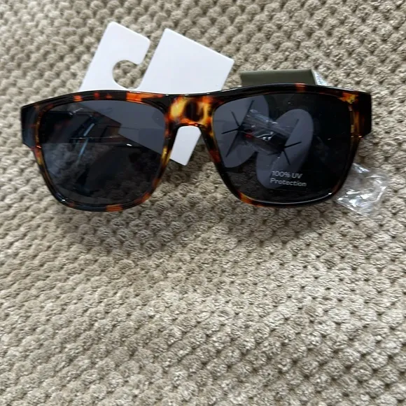 Tortoise shell look sunglasses NWT - Image 2