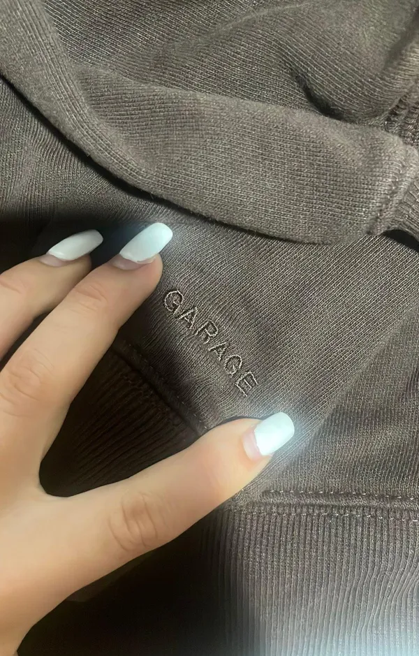 Garage brown and white sweatshirt size small - Image 2