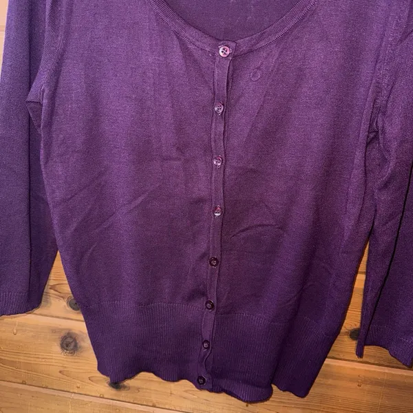 Maurices Purple Scoop Neck Button Front 3/4 Sleeve Cardigan Sweater Medium - Image 4