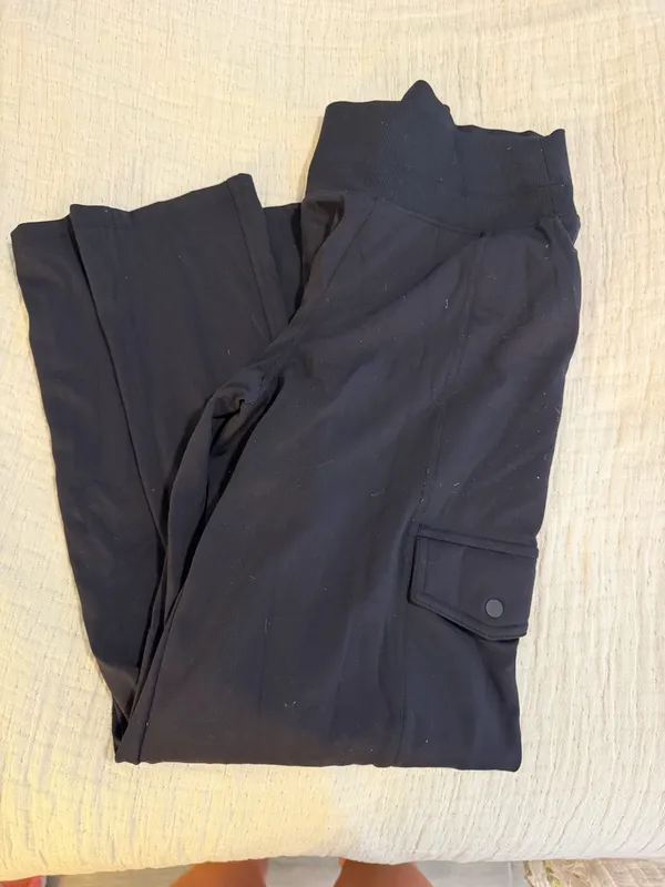 Athleta black cargo pant XXS - Image 7