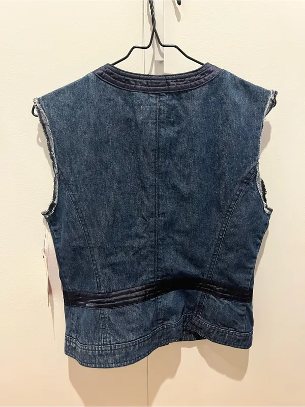 Tradition Dark Blue Denim Sleeveless Vest with Purple Buttons new with tag - Image 6