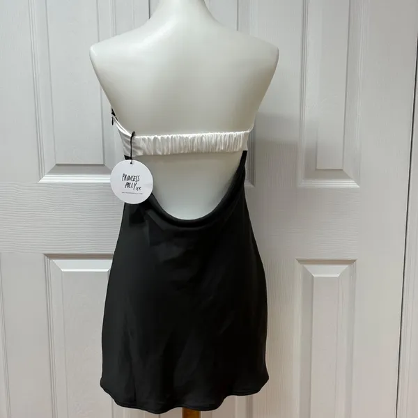Princess Polly Phillipa Mini Dress - Size 6 - NEW With‎ Tags. - Image 2