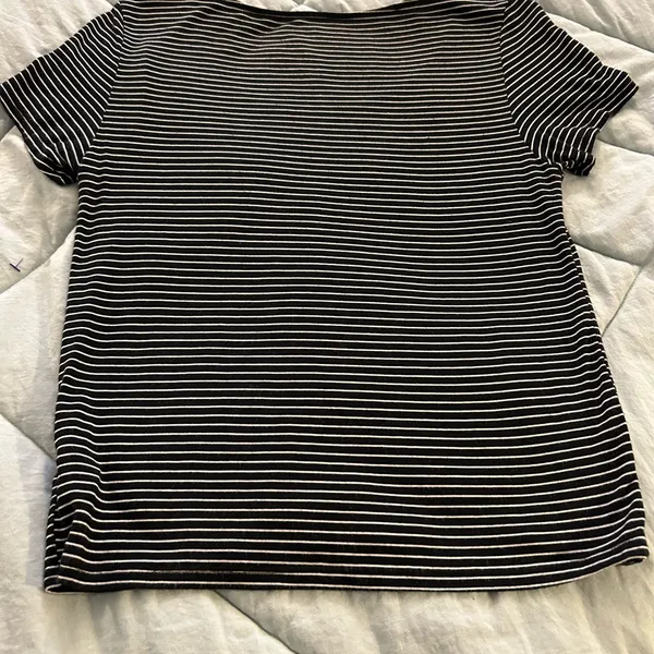 American Eagle Outfitters Black and White Striped Tee - Image 4