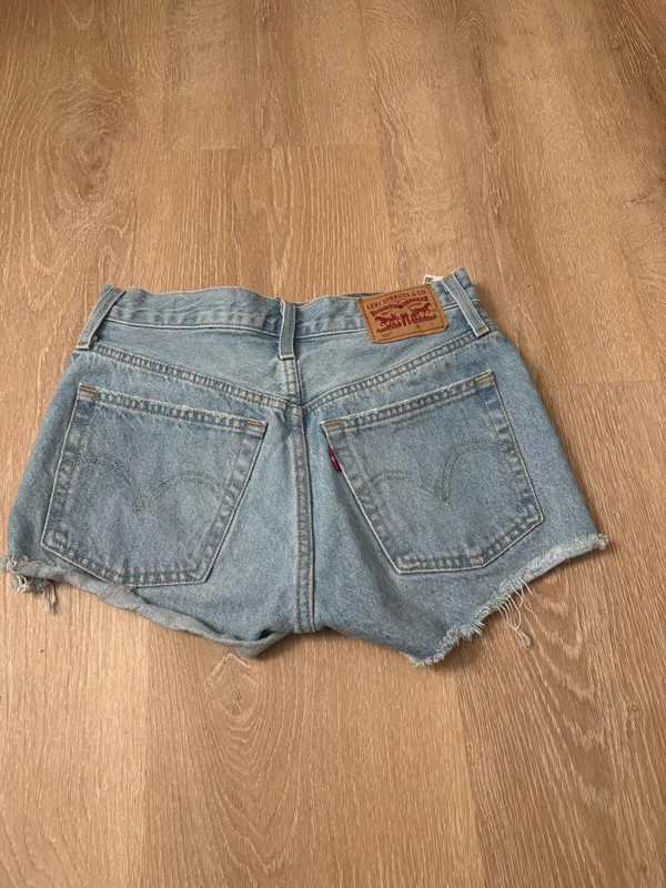 Levi’s light blue 501 distressed denim shorts - Image 3