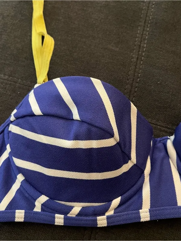 Y2K Juicy Couture Striped Blue & White Bikini Top with Yellow Straps Size Large - Image 4