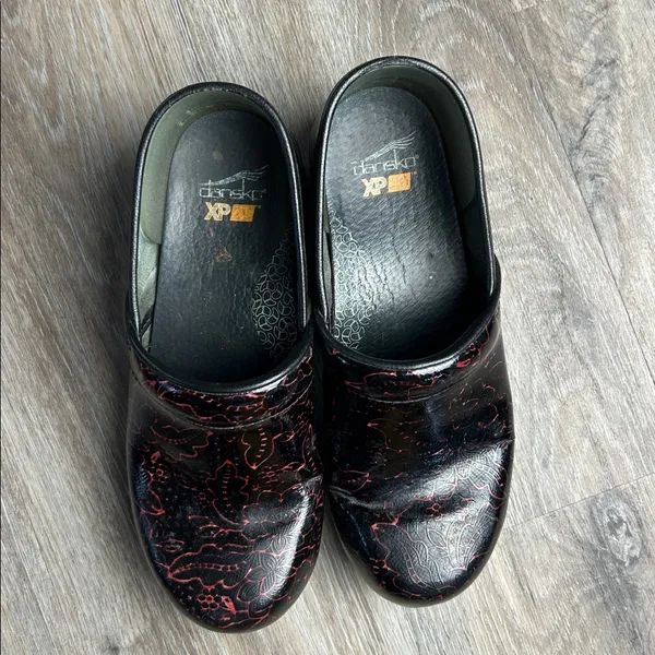 Dansko Pro XP 2.0 Patent Leather Clogs Size 40 (US 9.5-10) - Image 6