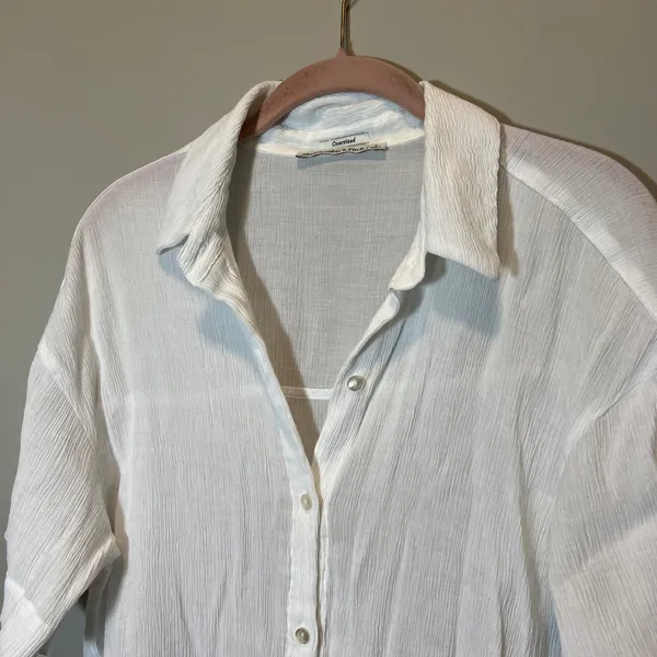 Abercrombie & Fitch White Oversized Crinkle‎ Button Up Shirt Short Sleeve Small - Image 2