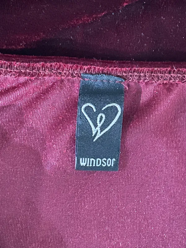 Windsor Glowing Glam Sleeveless Velvet Mini Dress - Image 5