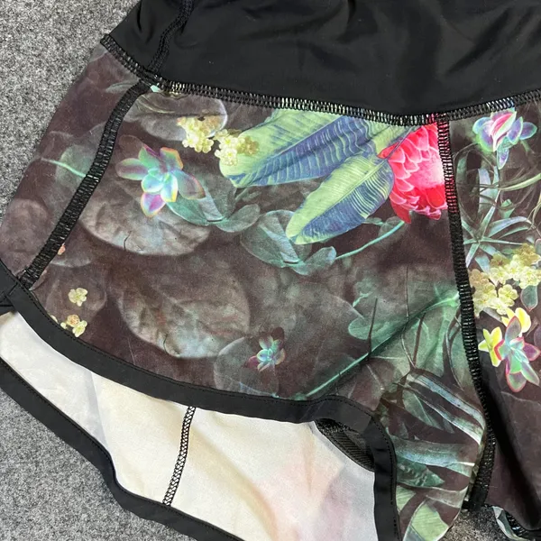 Lululemon Speed Up Running Shorts‎ 2.5 Lush Tropical Multi Floral Womens Size 2 - Image 6