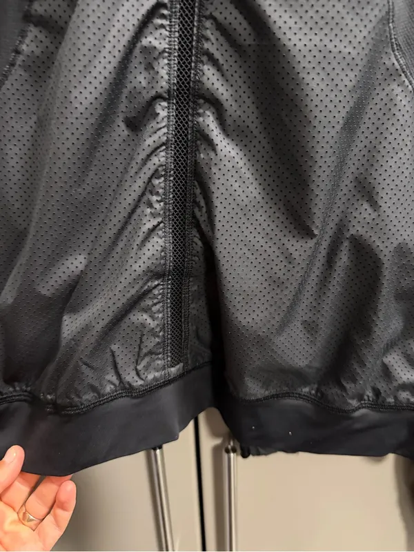 Lululemon Lightweight reversible Bomber Jacket. Women’s 8! Sleek fit. - Image 7