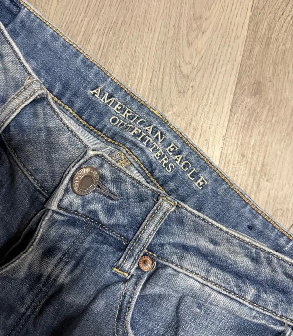 American eagle tomgirl jeans  - Image 4
