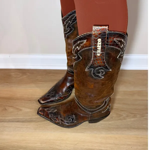 El Charro Leather Cowboy Boots Size 38 - Image 2