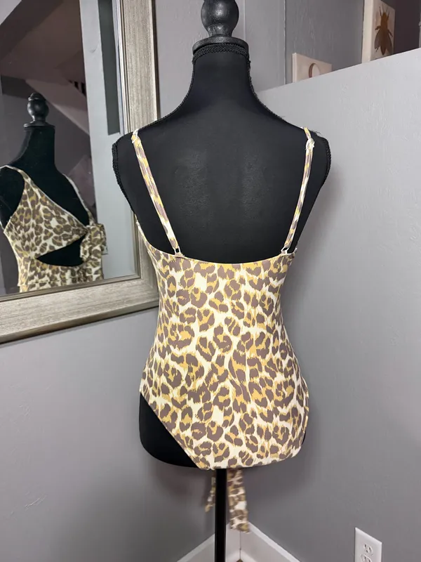 Aerie Leopard Wrap One Piece Swimsuit  Size Medium.  - Image 4