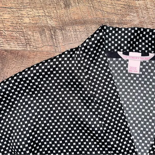 Victoria’s Secret Silky Black Robe with Pockets & Tie-Waist - Image 5