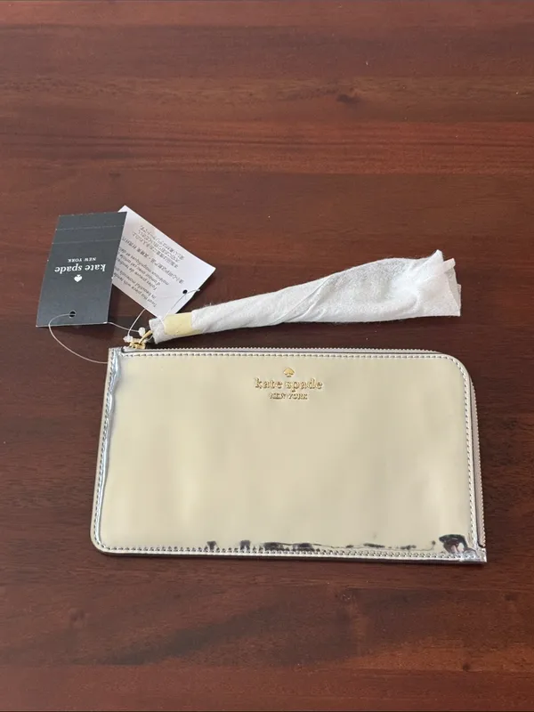 kate spade New York Lucy Metallic Silver L Zip-Around Wristlet new - Image 3