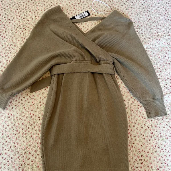 Lulus body con sweater dress - Image 3