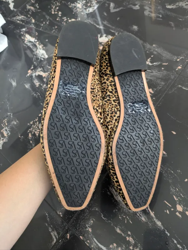 Via Spiga Leopard Print Calf Hair Loafers Size 7.5 - Image 5