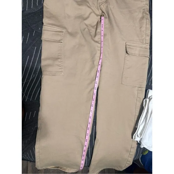 Women’s Black Label Khaki Straight-Leg Cargo Pants size 13 & 30W - Image 7