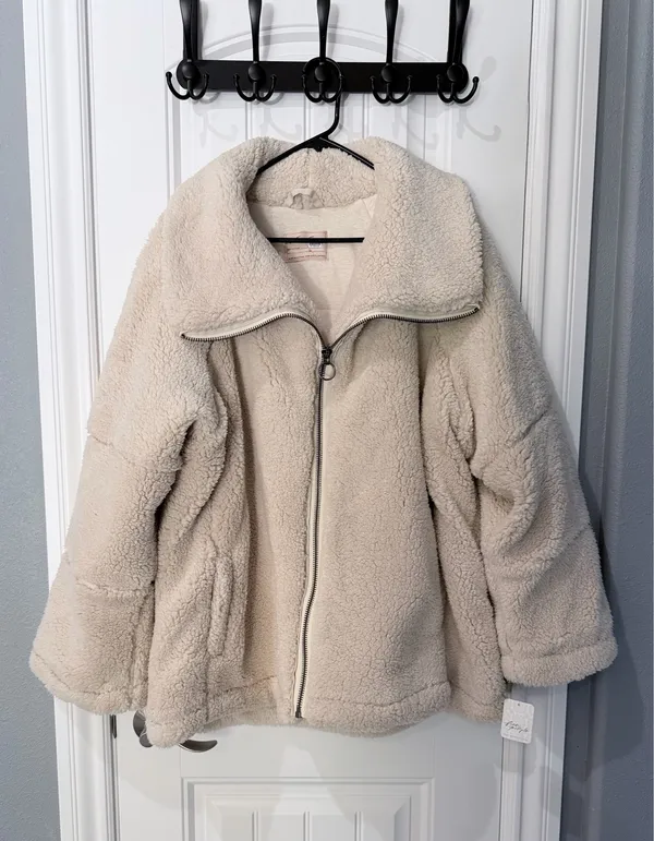 We The Free Raya Cozy Sherpa Jacket - Image 2