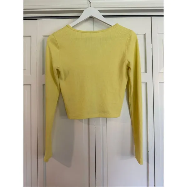 American Eagle butter yellow waffles cropped Henley top small - Image 2