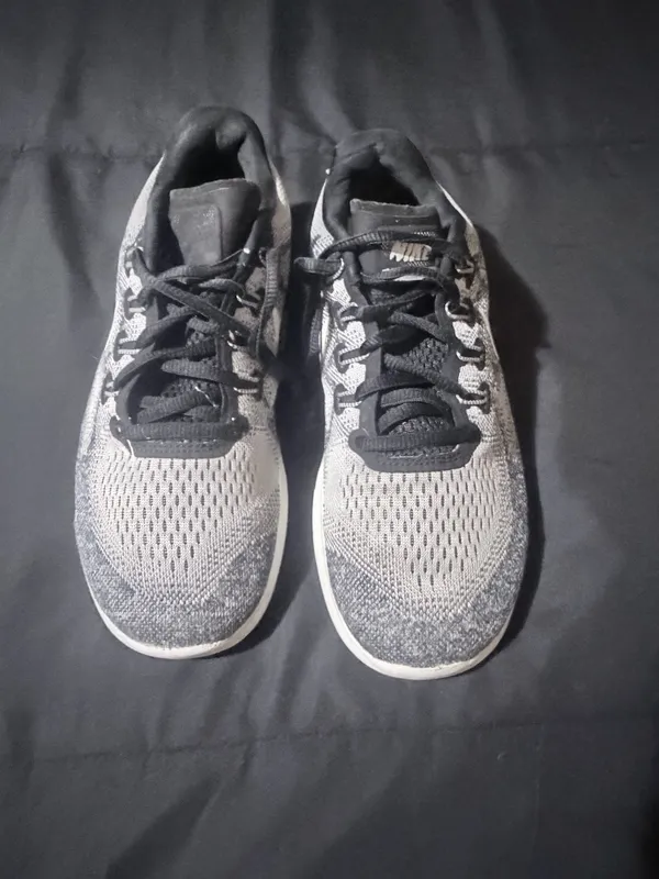 Nike Free 5.0 black & grey running shoes. Size US 8. Regular condition. - Image 9
