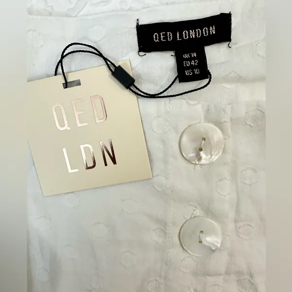 QED London White Cap Sleeve Cropped Blouse US 10 NWT - Image 5