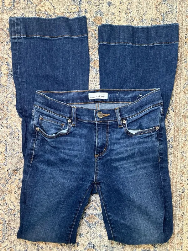 Ann Taylor LOFT Dark Wash Flare Jeans Size 25 - Image 7